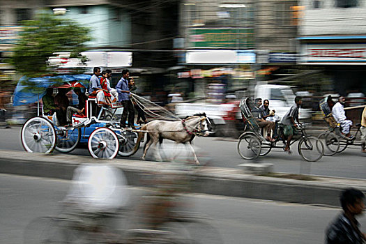 马,手推车,老,达卡,100,传统,现代,运输,数字,白天,安静,市区,旁侧,汽车,人力车,孟加拉