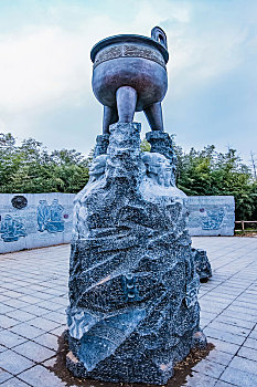 河南省郑州市铜鼎制造人像雕塑建筑