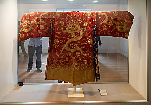 苏州博物馆刺绣龙袍