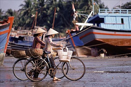 越南,女人,自行车,等待,渔船,码头