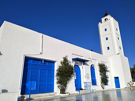 突尼斯的蓝白教堂