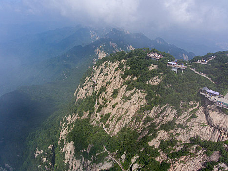 航拍河南洛阳栾川老君山最高峰马鬃岭