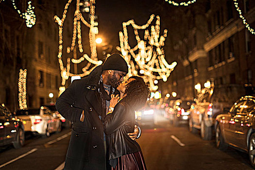 浪漫,亲吻,圣诞灯光,夜晚,纽约,美国