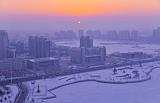 黑龙江大庆市--俯瞰雪后油城晨光