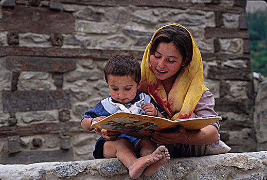 女孩,教育,兄弟,读,乡村,北方,区域,巴基斯坦,五月,2005年