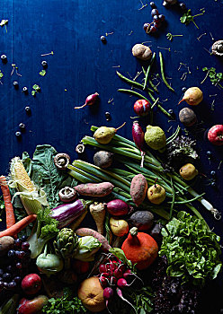 俯拍,新鲜,蔬菜,水果,散开,蓝色背景,桌子