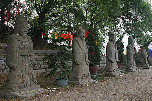 广州黄埔菠萝涎庙会--浴日亭下元代石像