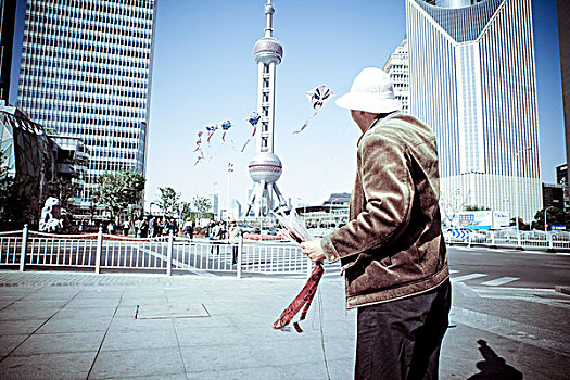 男人,上海,放风筝
