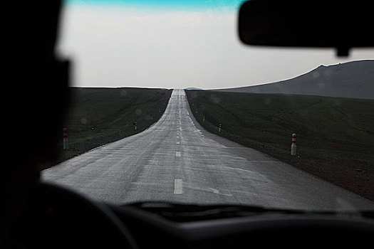 蒙古草原上的公路