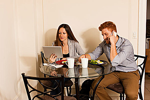 情侶,餐桌,智能手機,數碼