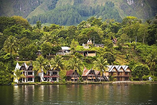 传统建筑,湖,岸边,苏门答腊岛,印度尼西亚