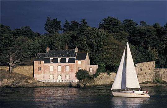 法国,布列塔尼半岛,莫尔比昂省,帆船,正面,粉色,房子