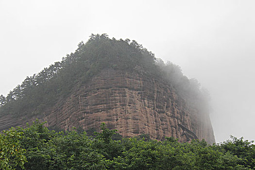 麦积烟雨