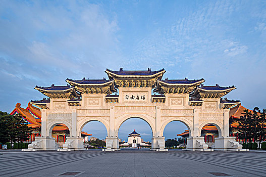 台北自由广场,中正纪念堂