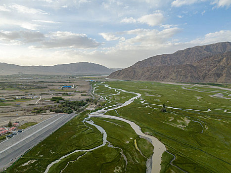航拍新疆塔什库尔干帕米尔高原旅游区