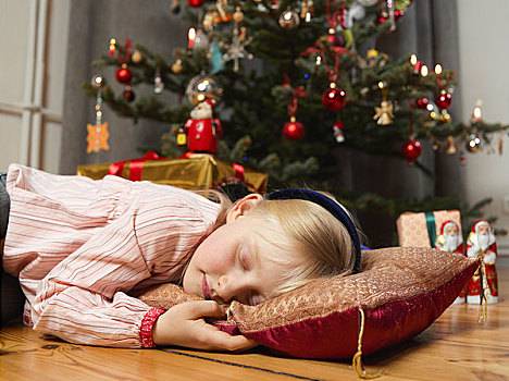 女孩,睡觉,靠近,圣诞树