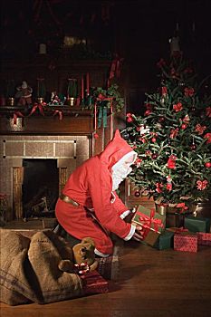 圣诞老人,放置,礼物,圣诞树
