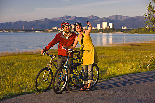 骑自行车,休息,自拍,沿岸,小路,天际线,背景,阿拉斯加