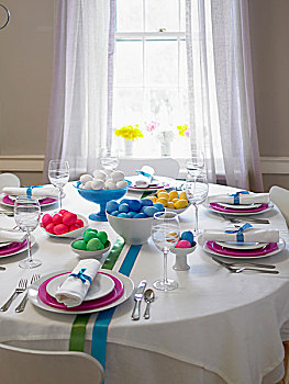 复活节餐桌,碗,彩色,复活节彩蛋
