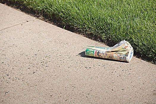 报纸,塑料袋,人行道