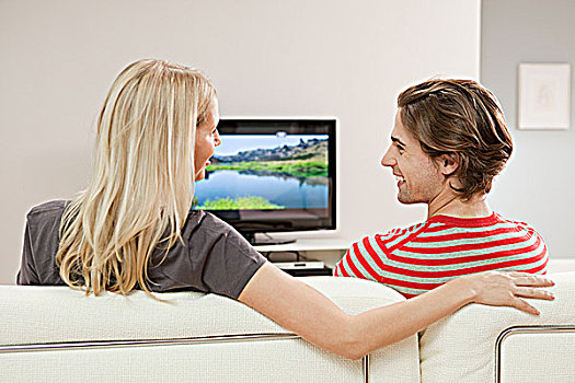 年轻,情侣,看电视