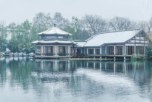 杭州西湖茅家埠雪景