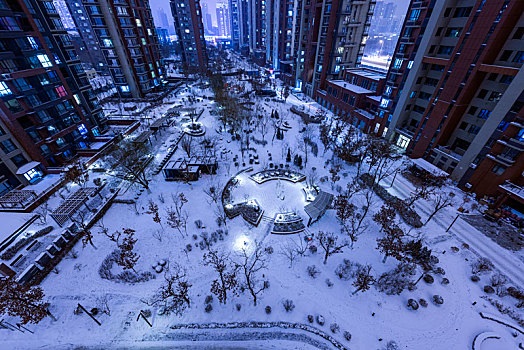 小区雪景