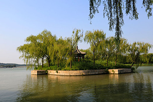 北京皇家园林颐和园凤凰墩
