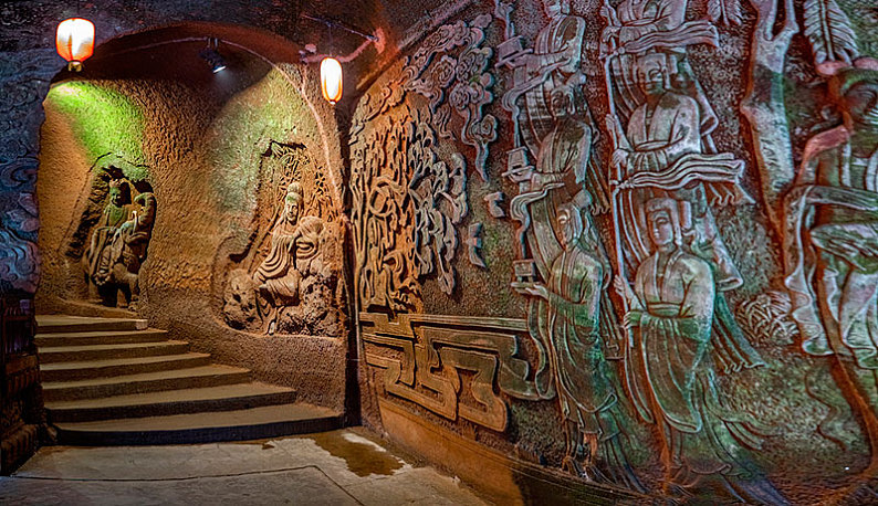 四川省乐山市乐山大佛景区东方佛都地宫万佛洞摩崖造像_高清图片_全景