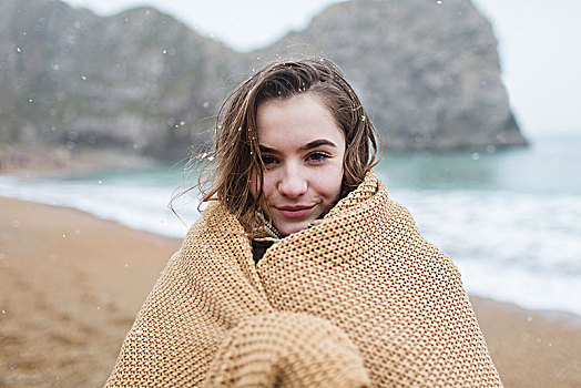 头像,微笑,少女,包着,毯子,雪,冬天,海滩