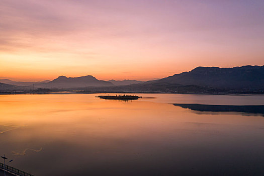 济南卧虎山水库朝霞