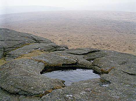 花冈岩,岩层出露,水池,雨水