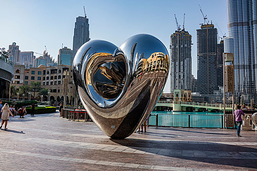 阿联酋迪拜哈利法塔音乐喷泉广场商业购物区,爱心,雕塑