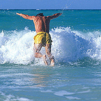 男人,跳跃,温暖,海浪,水,瓦拉德罗,胜地,城镇,省,马坦萨斯,古巴,一个,区域,加勒比海,干盐湖
