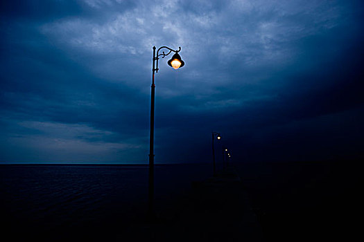 路灯,码头,夜晚