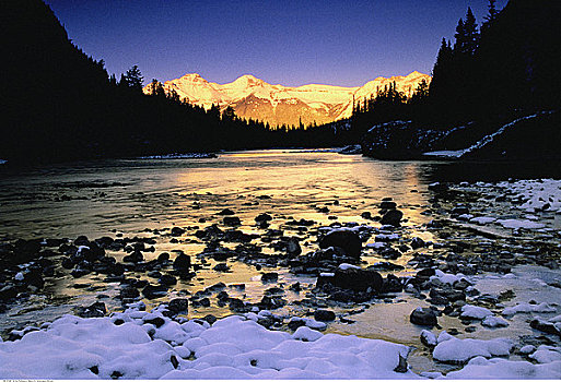 山脉,冬天,日落,班芙国家公园,艾伯塔省,加拿大