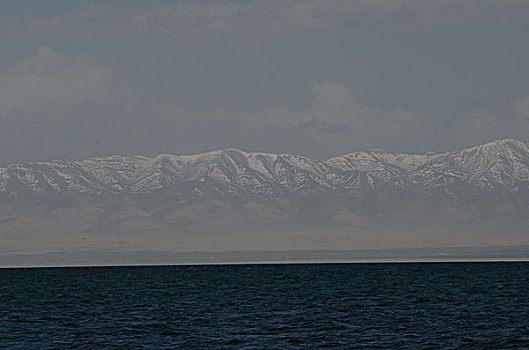 天际青海湖