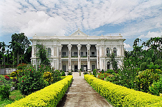裁定,屋舍,孟加拉,八月,2006年