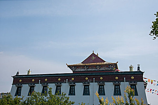 查干湖畔著名藏传佛教古刹之一----妙因寺寺院之窗