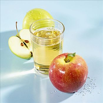 玻璃杯,苹果,旁侧
