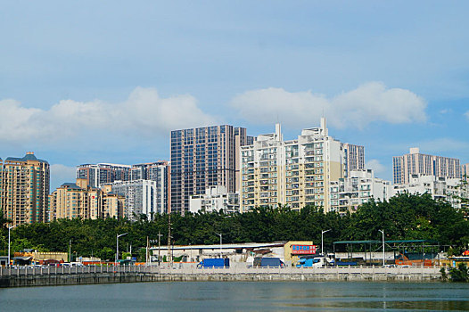 深圳城中村池塘及建筑舞景观