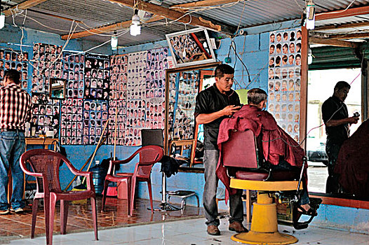 墨西哥人,理发师,工作,顾客,小,特色,店,恰帕斯,墨西哥