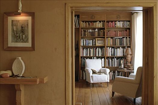 古老,客厅,扶手椅,书本,容器,木地板
