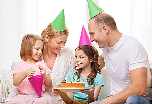 庆贺,家庭,休假,生日,概念,幸福之家,两个,帽子,蛋糕,在家