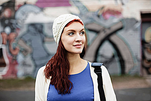美女,长,红发,戴着,编织帽