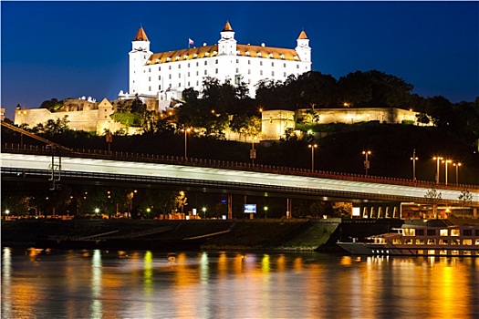 布拉迪斯拉瓦,城堡,夜晚,斯洛伐克