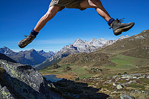 腿,男性,远足,跳跃,上方,石头,瑞士