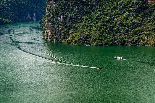 万峰湖