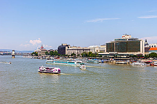 克鲁斯在多瑙河