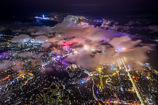 广西梧州,雨后云雾夜景如仙境